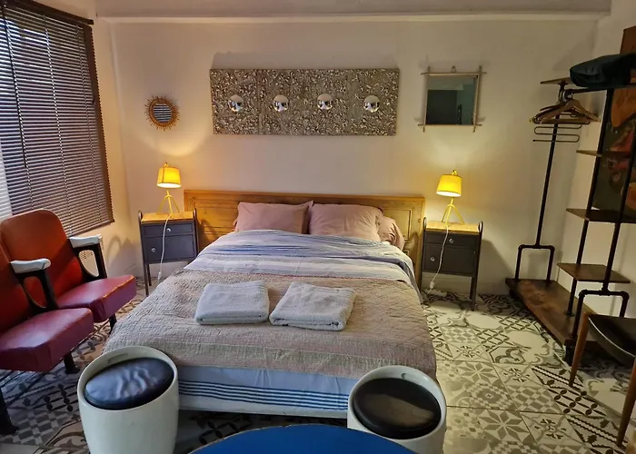 Casa de Férias L'atelier De Plain Pieds Acces Piscine Saint-Alvère